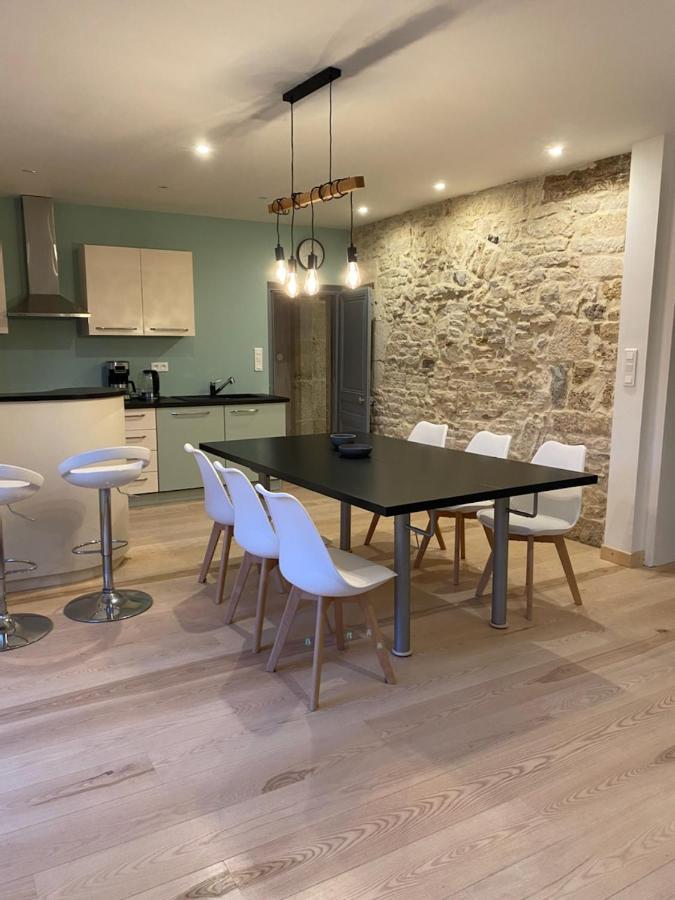 Une Evidence Tendance Et Design Ornans Bagian luar foto