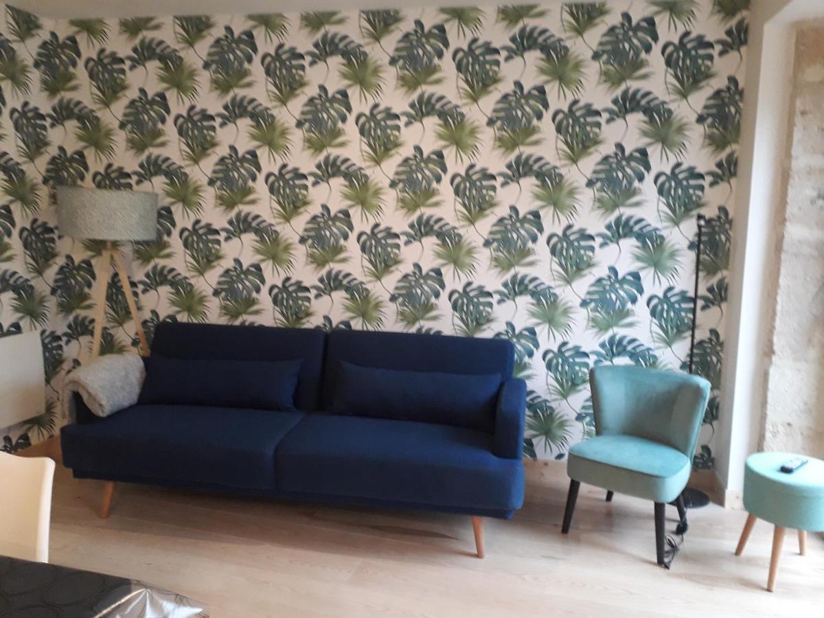 Une Evidence Tendance Et Design Ornans Bagian luar foto