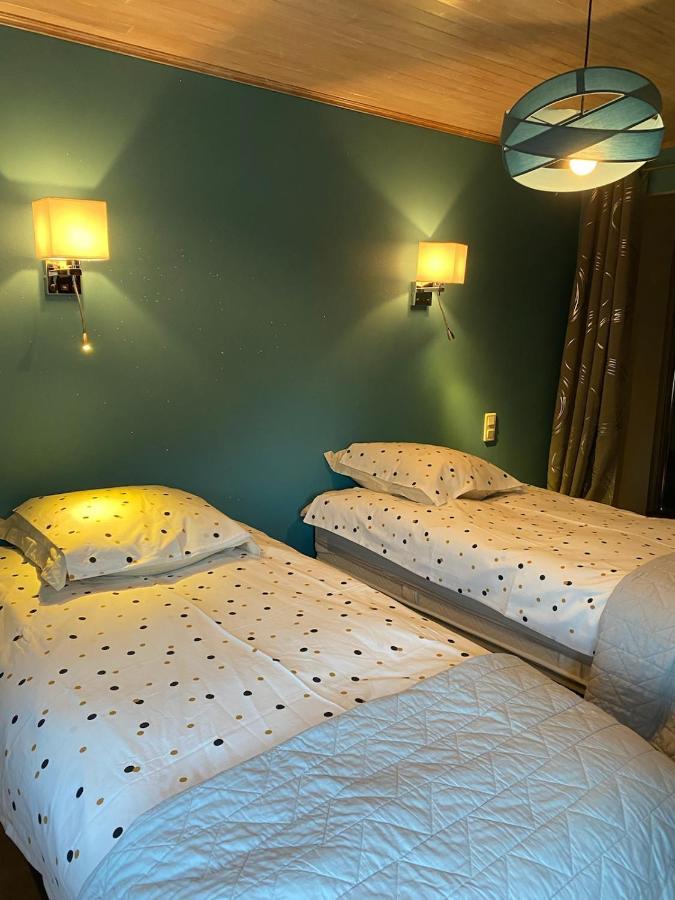 Une Evidence Tendance Et Design Ornans Bagian luar foto